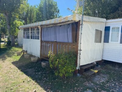 Terrasse mobil home occasion 6 x 2.50m couverte fermée sauf joue gauche