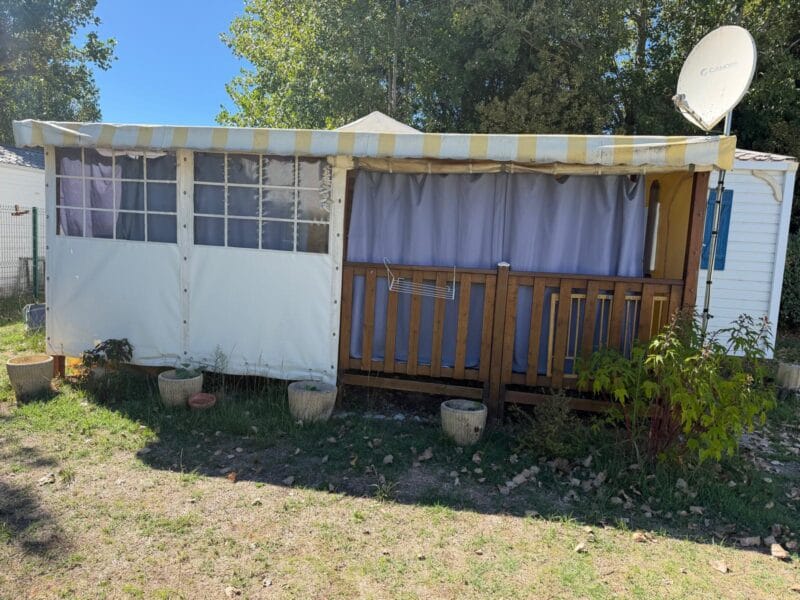 Terrasse mobil home occasion 6 x 2.50m couverte fermée sauf joue gauche