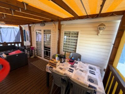 Terrasse mobil home occasion 6 x 2.50m couverte fermée sauf joue gauche